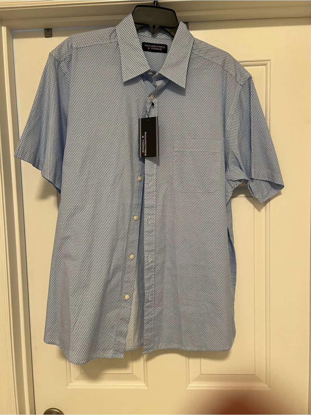 Roundtree & Yorke Light Blue Micro-Pattern Short Sleeve Button-Up Shirt